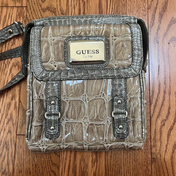 Guess Purse - Picture 1 of 4